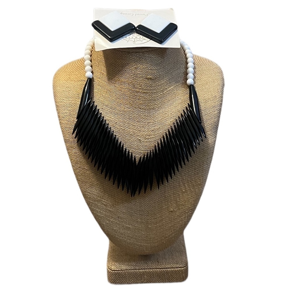 80's Black Spike Bead‎ Chocker & earrings black and white tone, plastic
